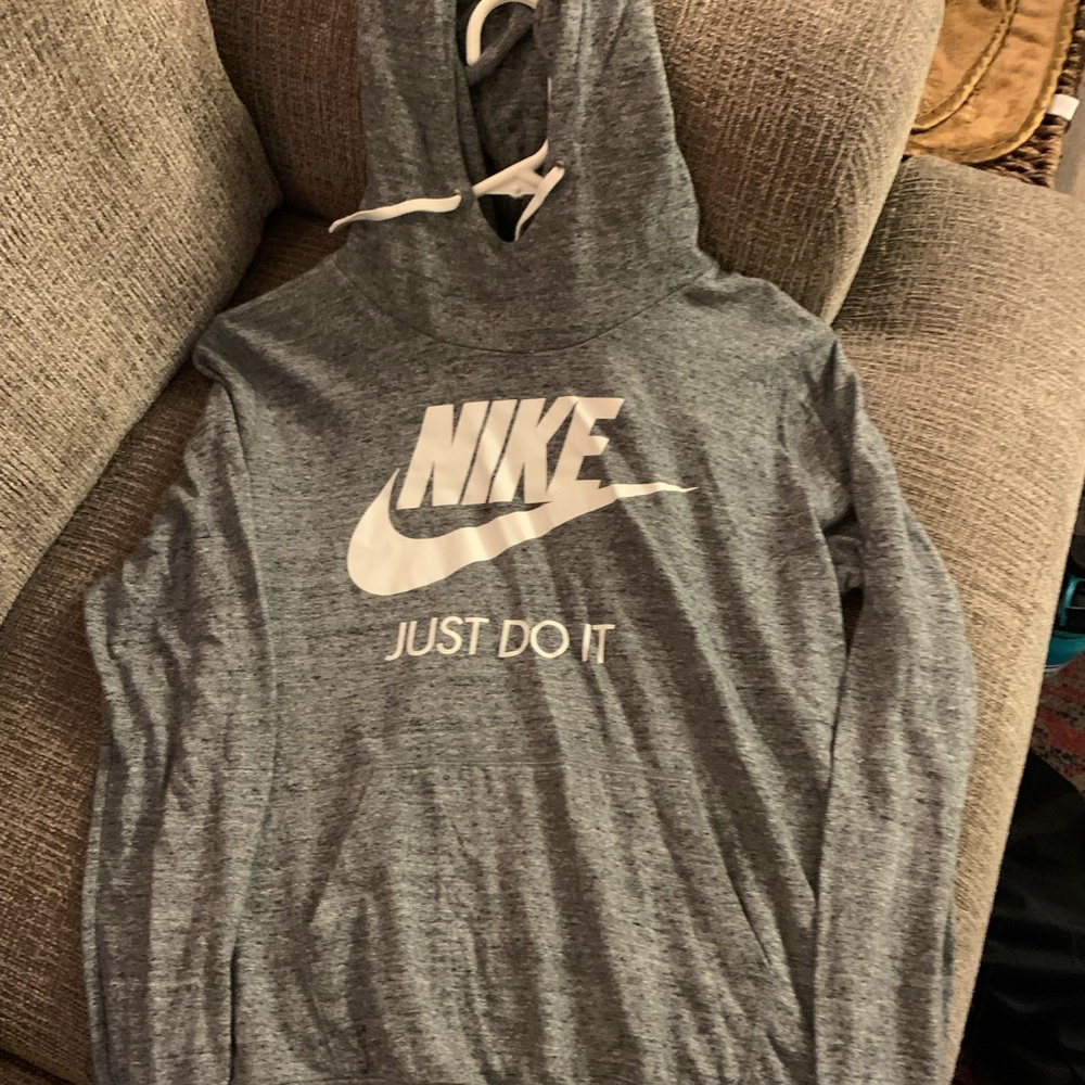 Women’s Nike Large lightweight hoodie